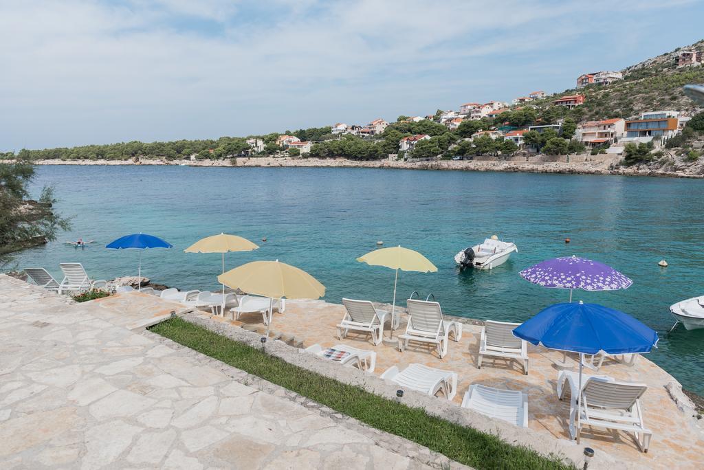 Apartment Dragan Grubišić Primosten Bagian luar foto