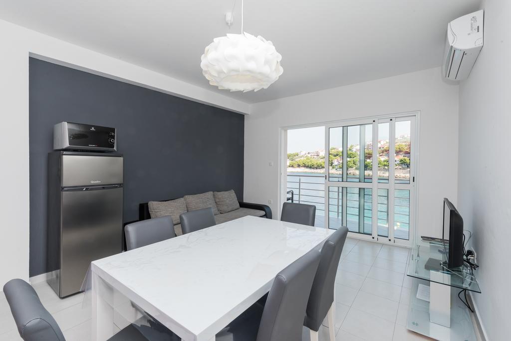 Apartment Dragan Grubišić Primosten Bagian luar foto