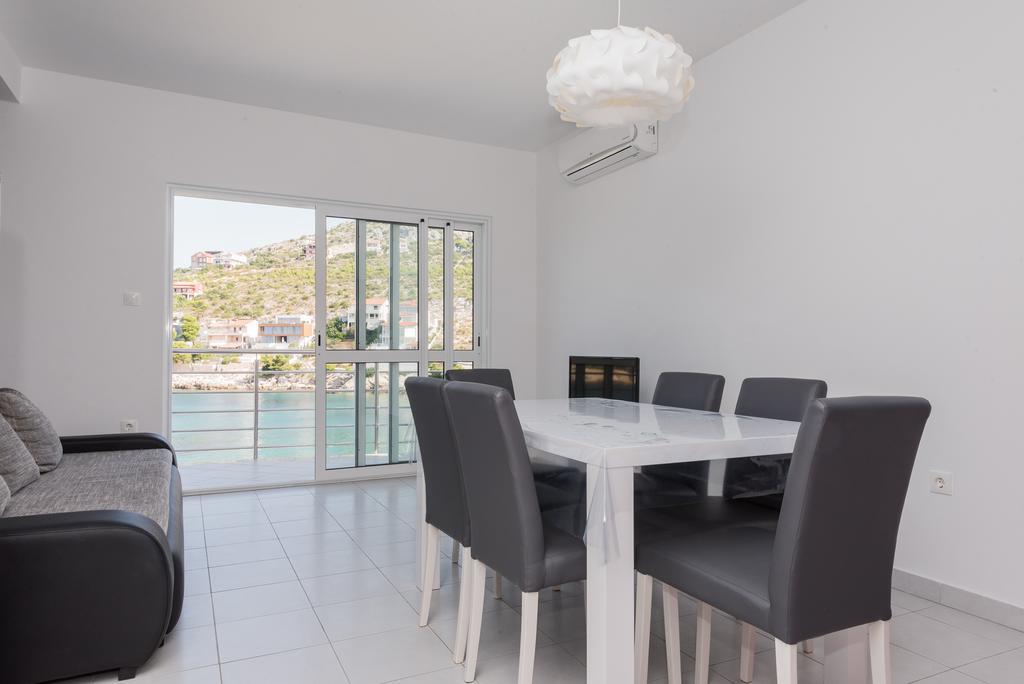 Apartment Dragan Grubišić Primosten Bagian luar foto