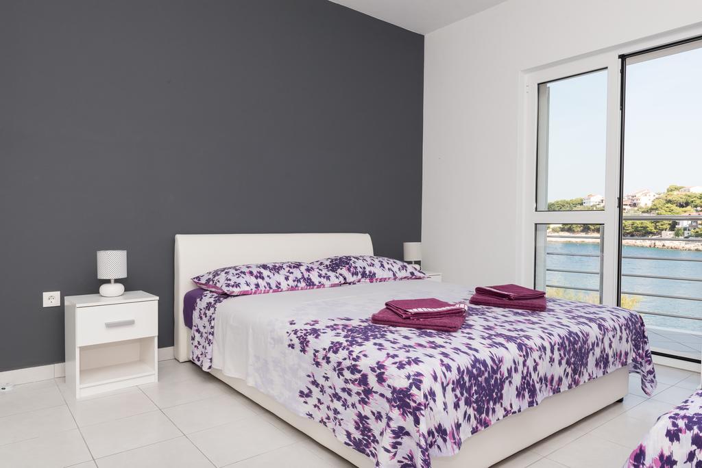 Apartment Dragan Grubišić Primosten Bagian luar foto